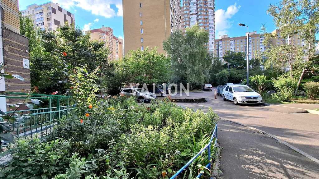 Продаж 1-кімнатної квартири 48 м², Урлівська вул., 14