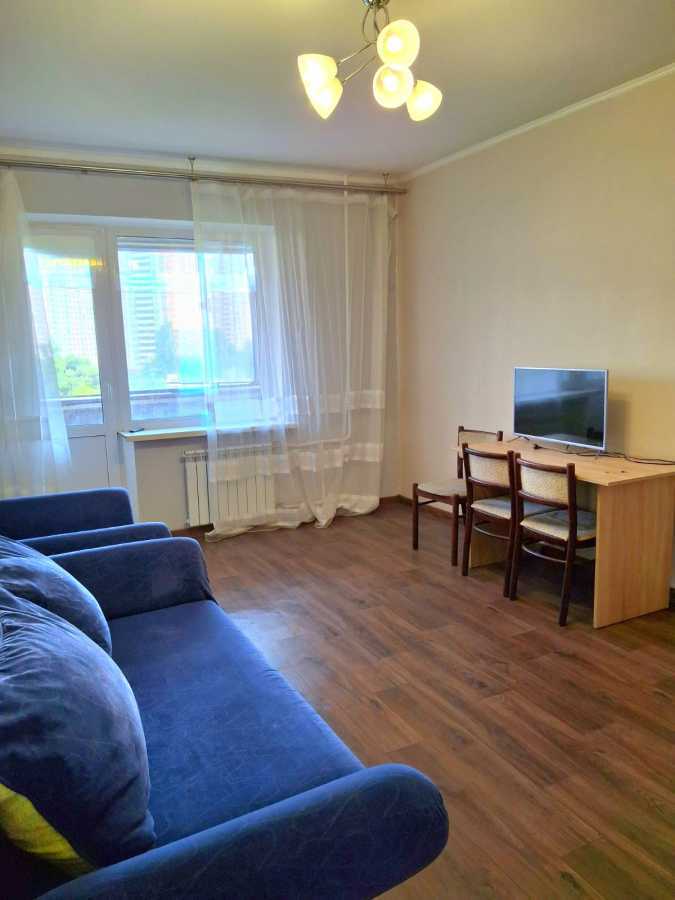 Продаж 2-кімнатної квартири 50 м², Здолбунівська вул., 3