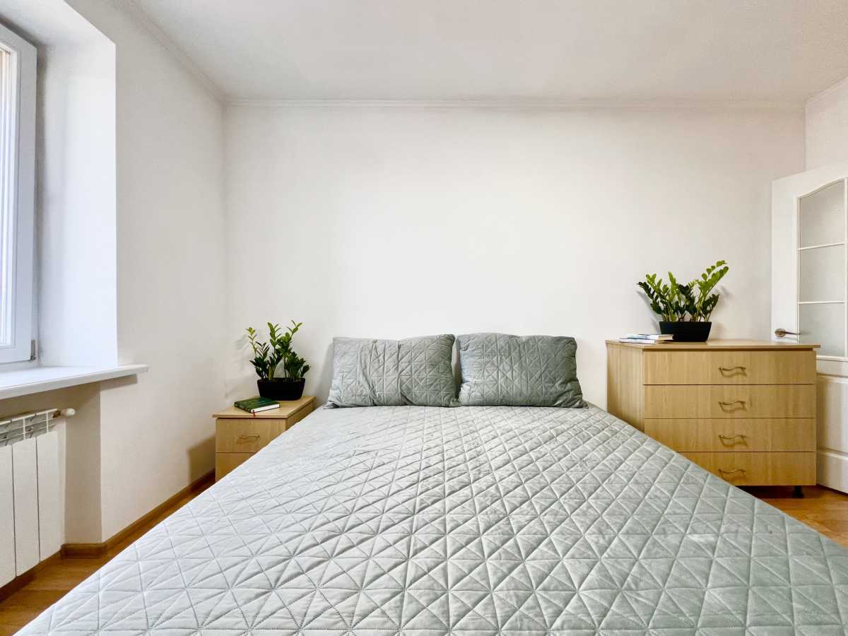 Продаж 2-кімнатної квартири 58 м², Українська вул.