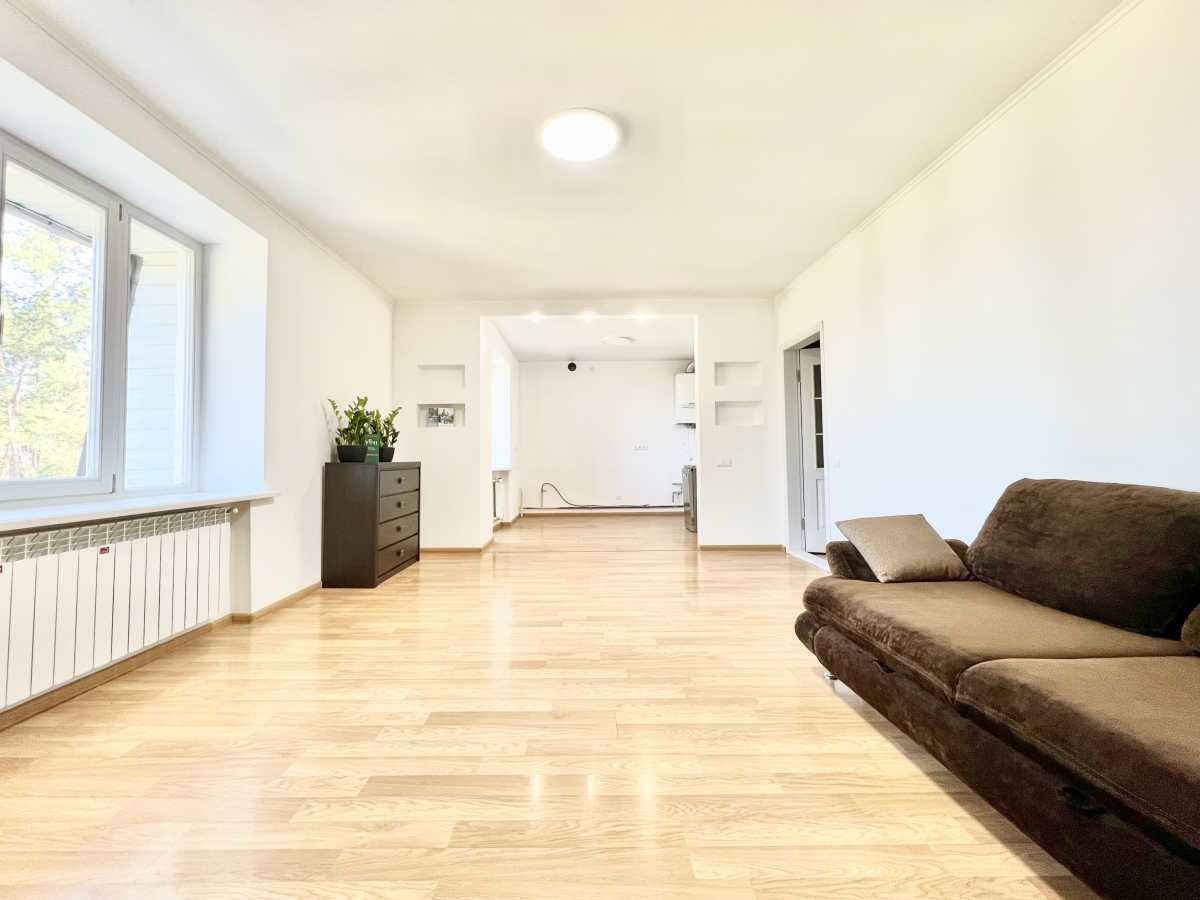 Продаж 2-кімнатної квартири 58 м², Українська вул.
