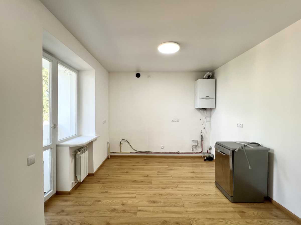 Продаж 2-кімнатної квартири 58 м², Українська вул.