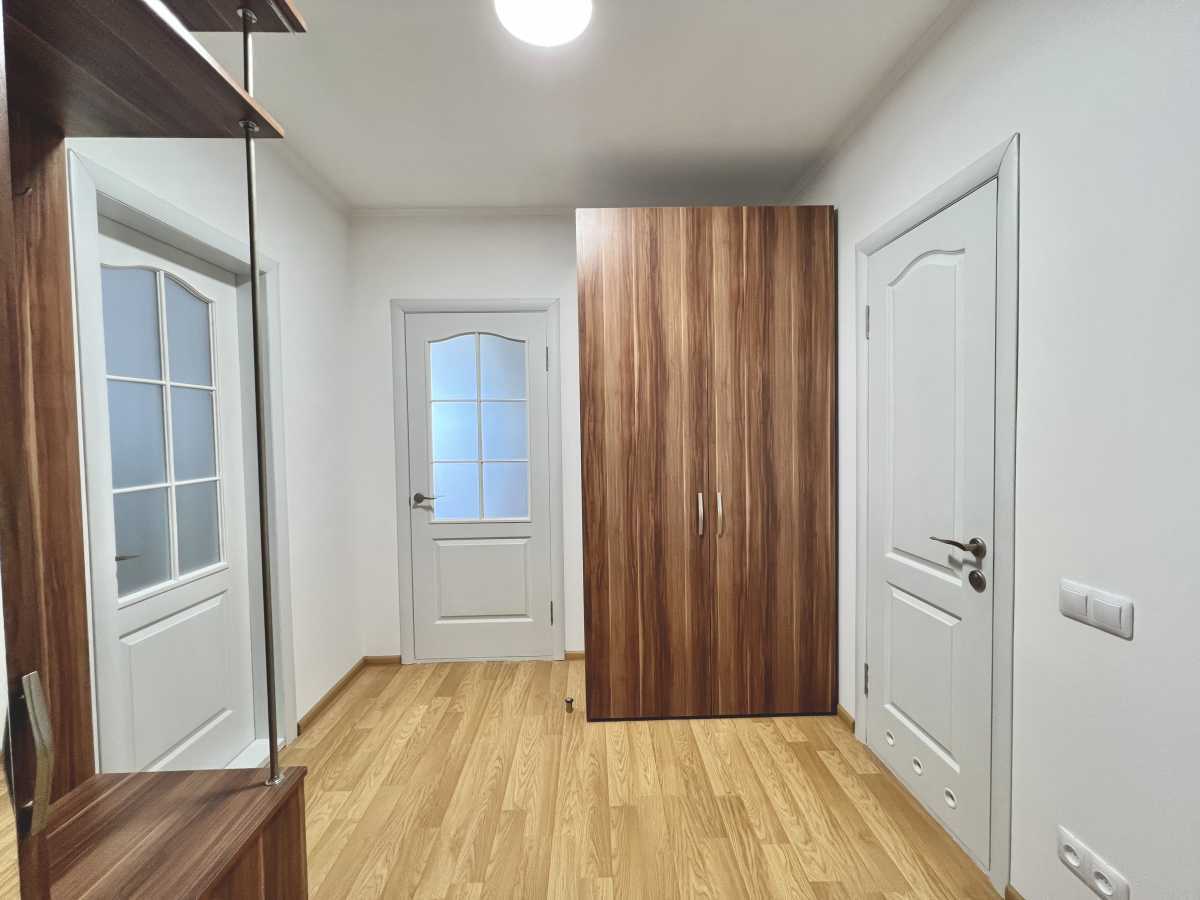 Продаж 2-кімнатної квартири 58 м², Українська вул.
