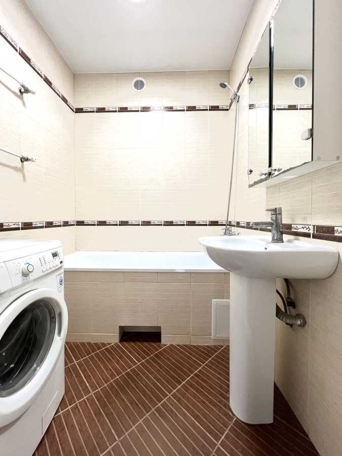 Продаж 2-кімнатної квартири 58 м², Українська вул.