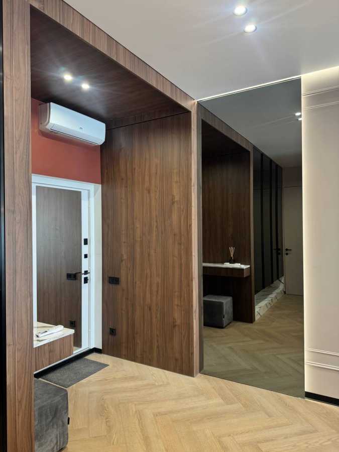 Продаж 2-кімнатної квартири 64 м², Михайла Драгомирова вул., 14а