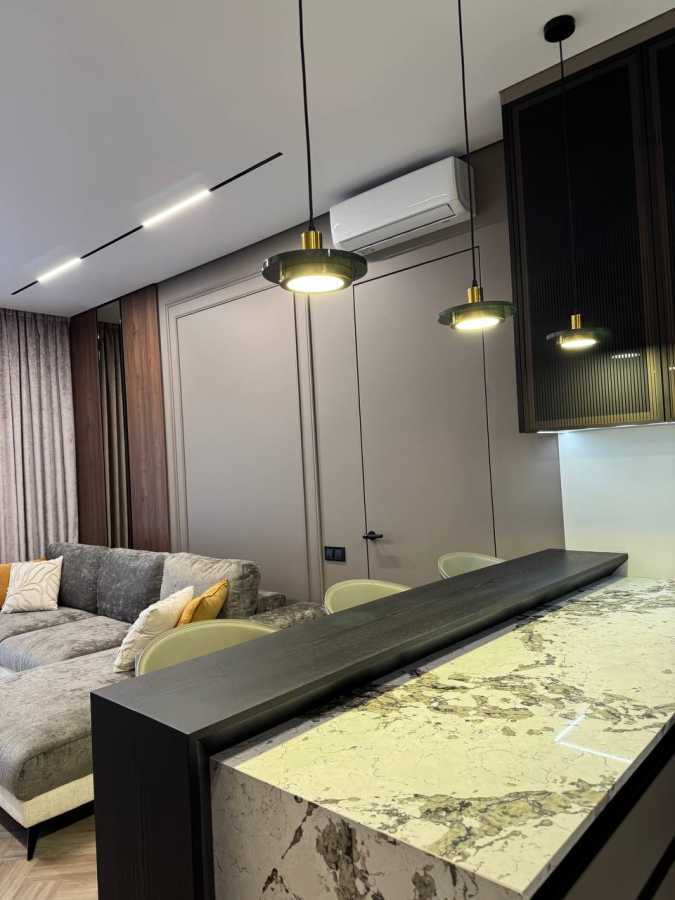 Продаж 2-кімнатної квартири 72 м², Михайла Драгомирова вул., 14а