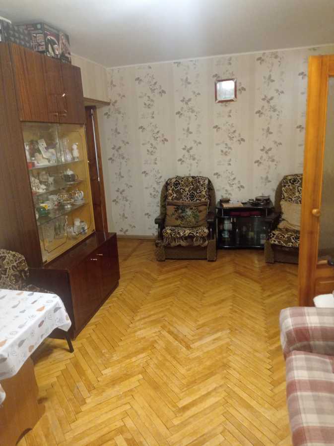 Продажа 3-комнатной квартиры 59 м², Генерала Момота ул., 10