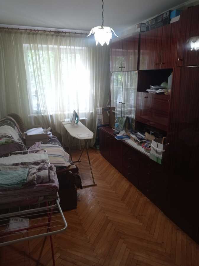 Продажа 3-комнатной квартиры 59 м², Генерала Момота ул., 10