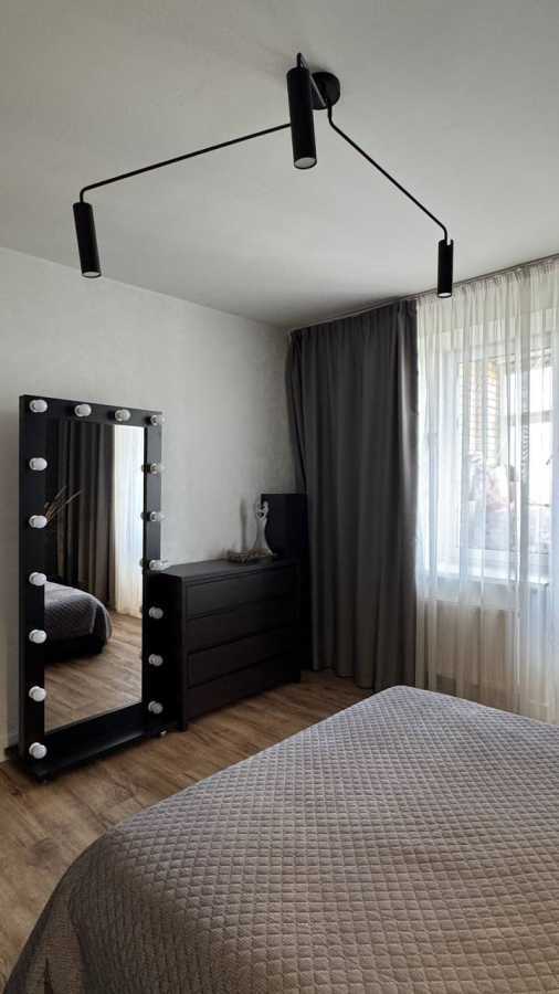 Оренда 3-кімнатної квартири 120 м², Ірпінська вул., 69А