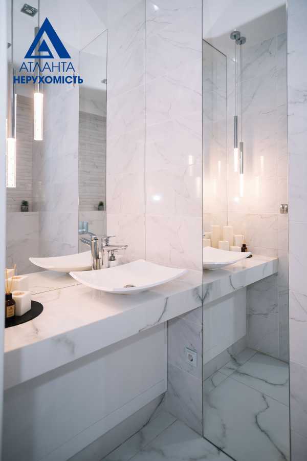 Продаж будинку 291 м²