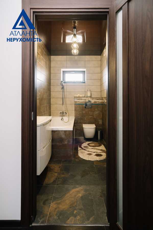 Продаж будинку 291 м²