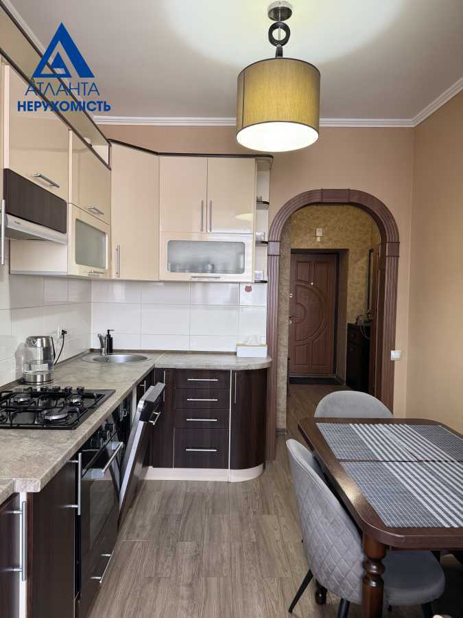 Продажа 1-комнатной квартиры 42.8 м², Зоряна, 14