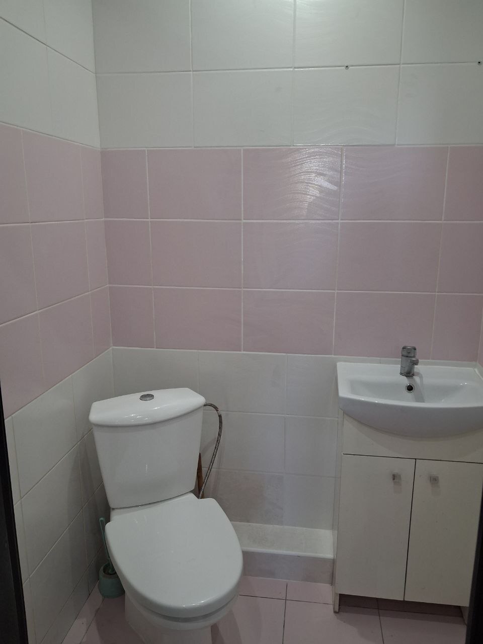 Продажа 2-комнатной квартиры 61 м², Комарова ул., 40Б/1