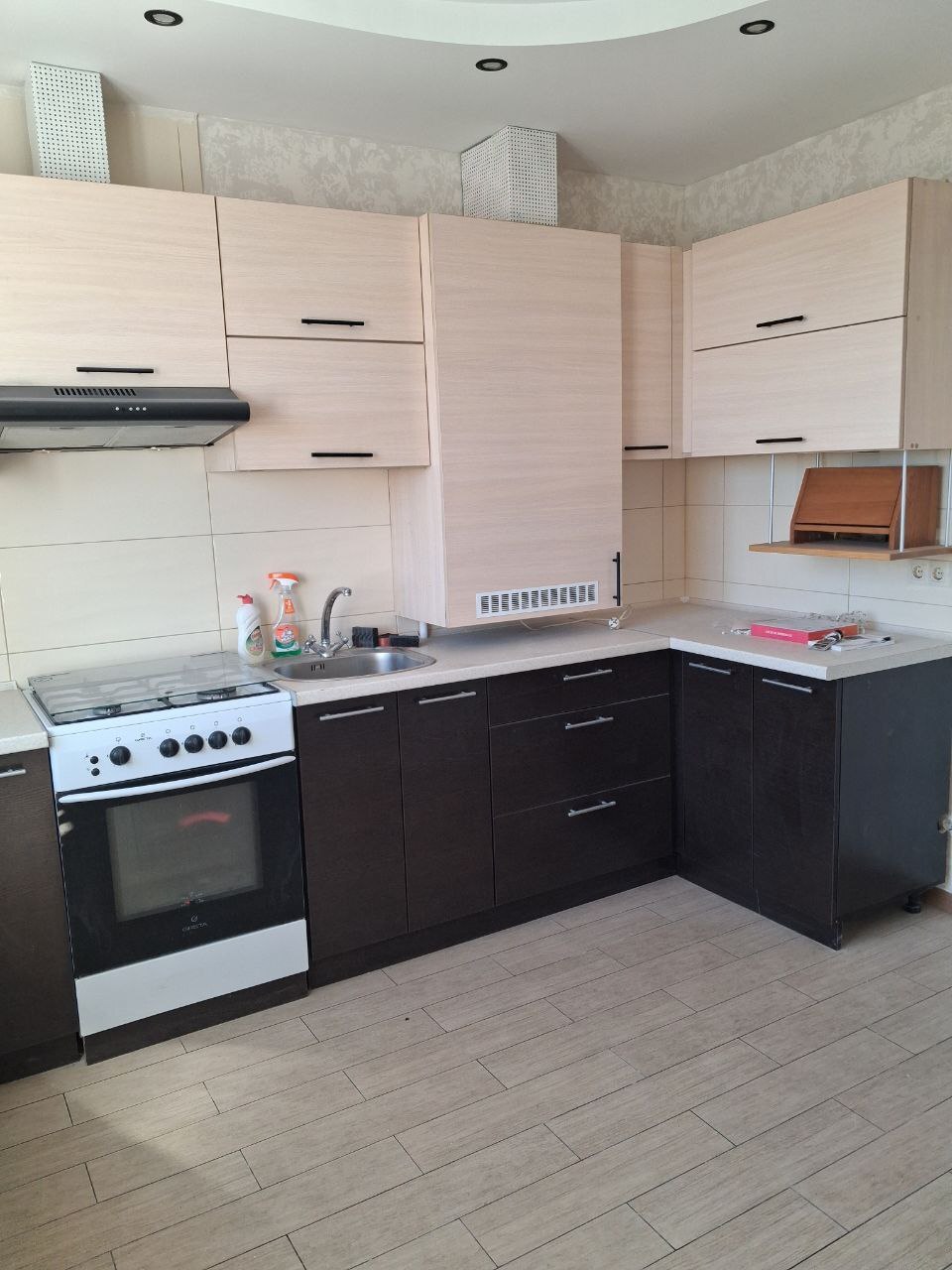 Продажа 2-комнатной квартиры 61 м², Комарова ул., 40Б/1