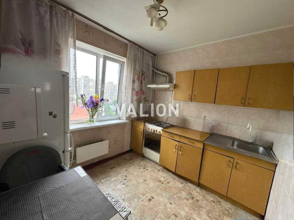 Продаж 3-кімнатної квартири 69 м², Вишняківська вул., 8