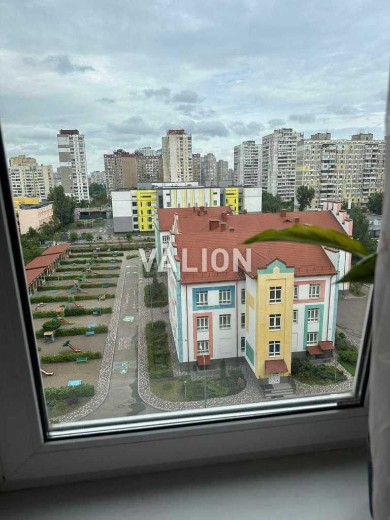 Продаж 3-кімнатної квартири 69 м², Вишняківська вул., 8