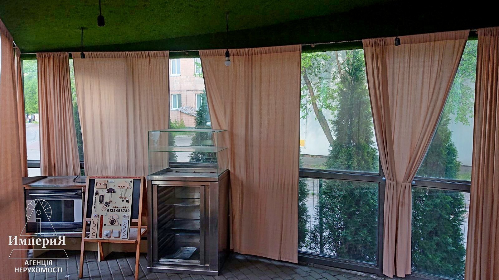 Аренда торгового помещения 30 м², Академика Крымского ул.