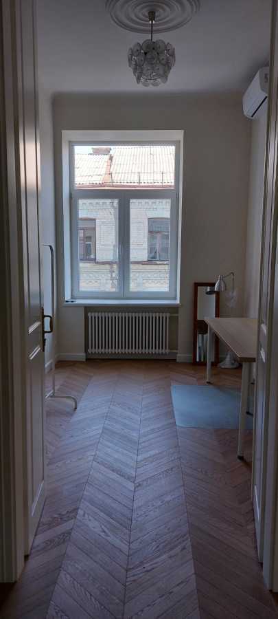 Продаж 3-кімнатної квартири 71 м², Чеховський пров., 9