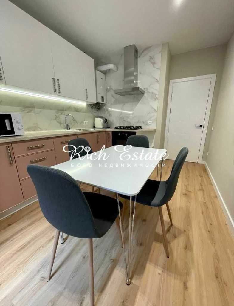 Аренда 2-комнатной квартиры 70 м², Глубочицкая ул., 13
