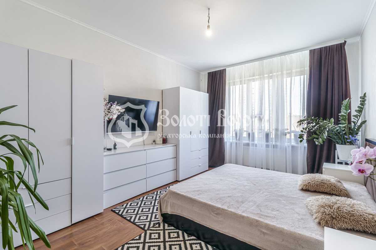 Продаж 1-кімнатної квартири 47 м², Ревуцького вул., 54б