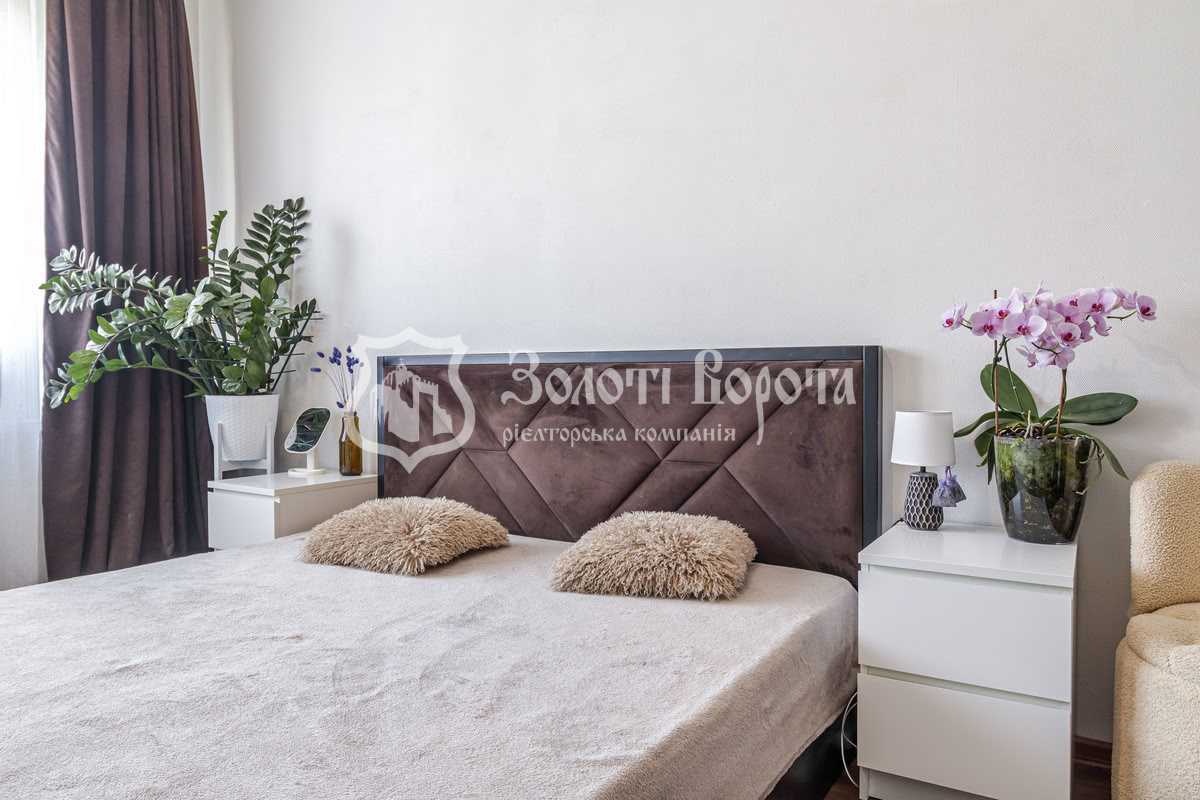 Продаж 1-кімнатної квартири 47 м², Ревуцького вул., 54б