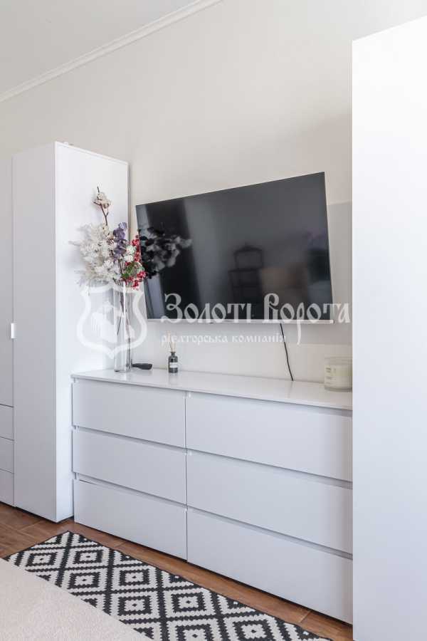 Продаж 1-кімнатної квартири 47 м², Ревуцького вул., 54б