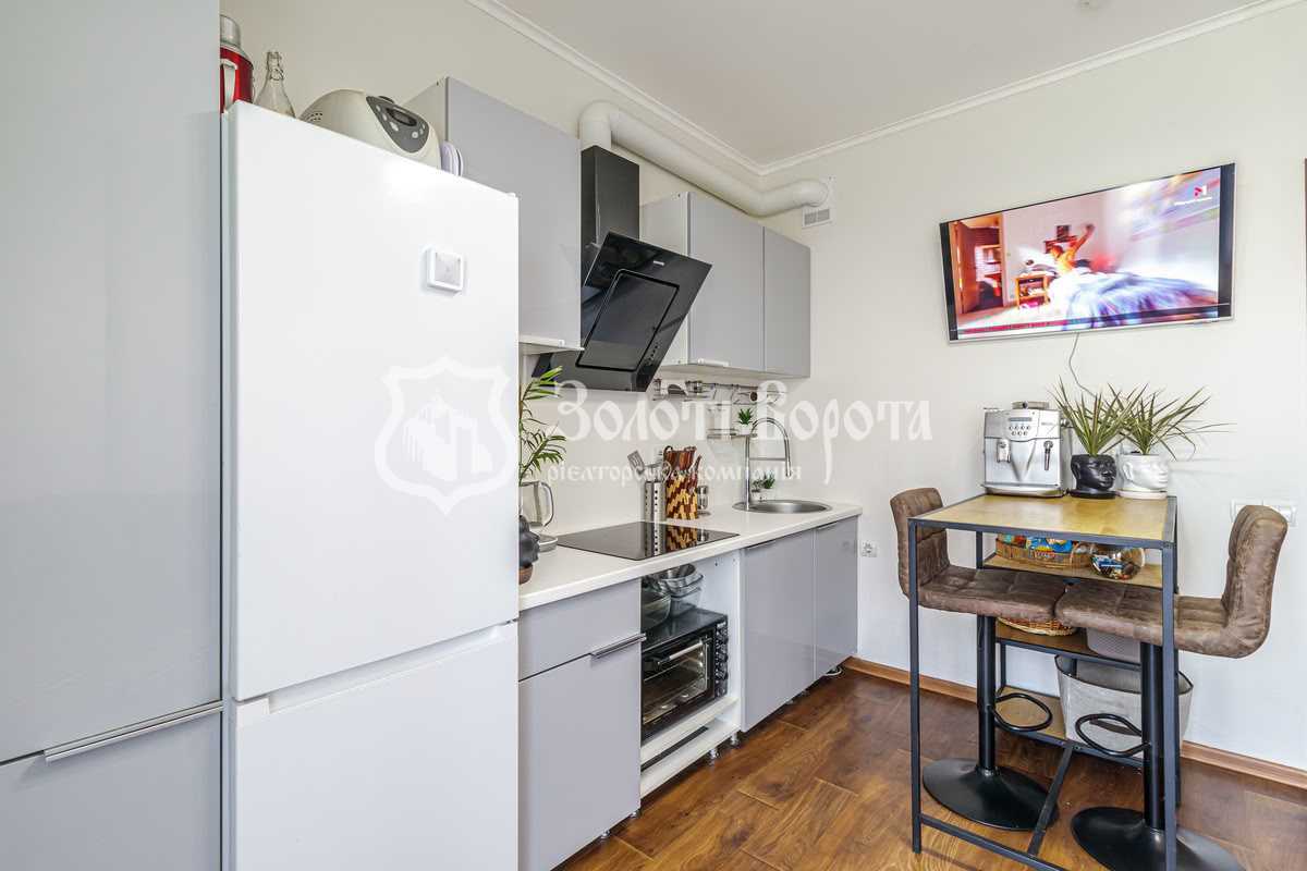 Продаж 1-кімнатної квартири 47 м², Ревуцького вул., 54б
