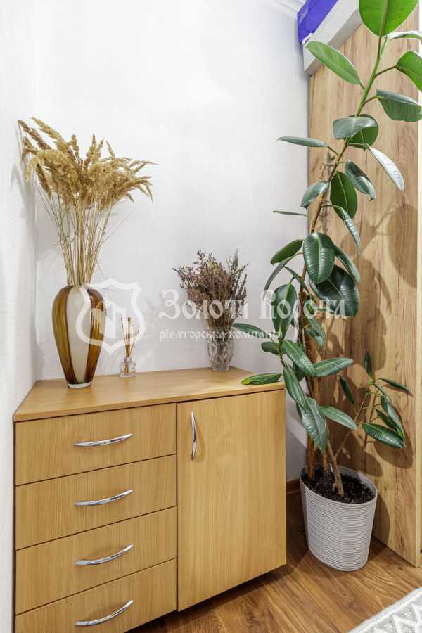 Продаж 1-кімнатної квартири 47 м², Ревуцького вул., 54б