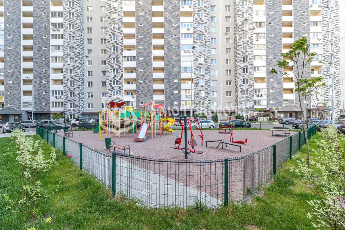 Продаж 1-кімнатної квартири 47 м², Ревуцького вул., 54б