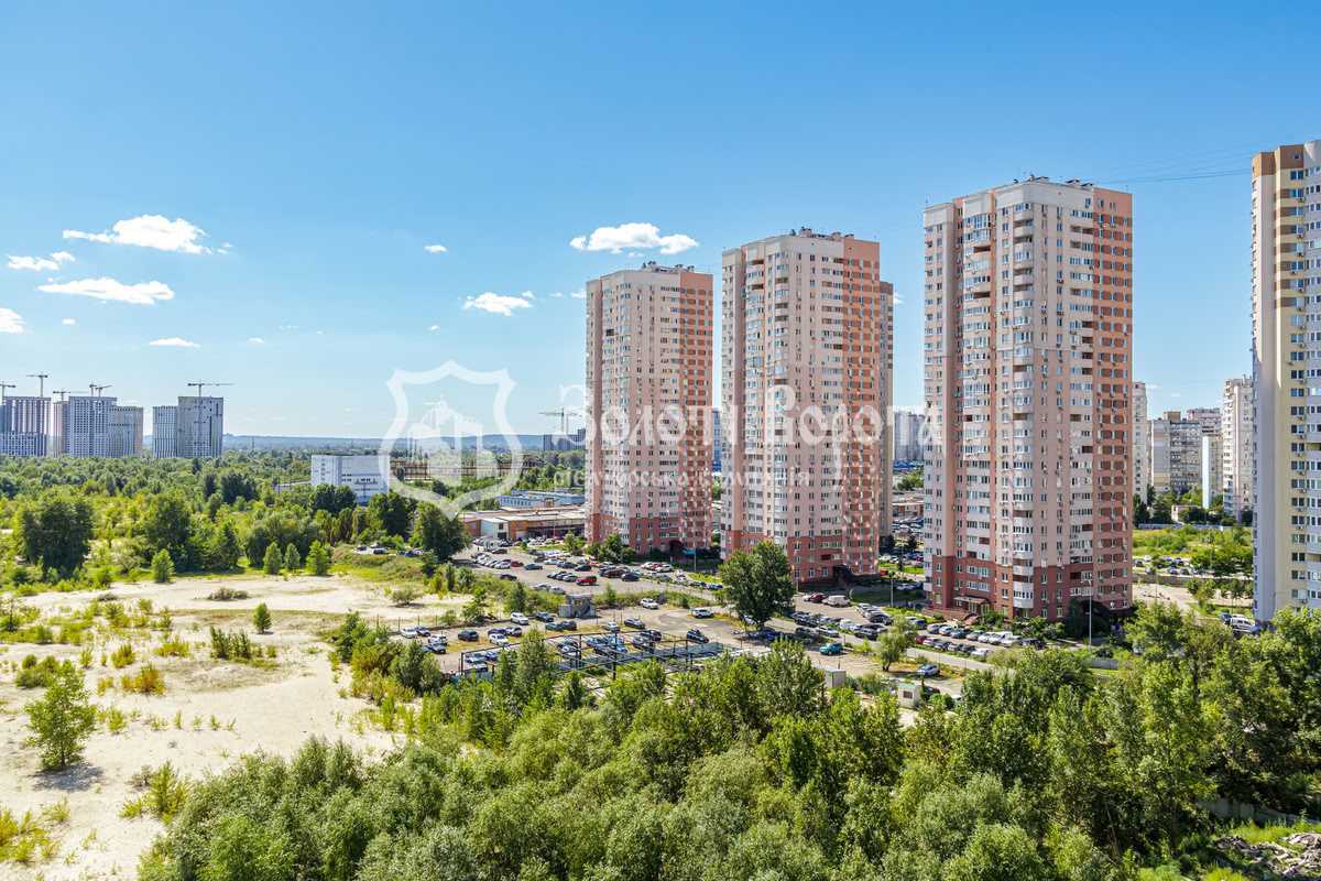 Продаж 1-кімнатної квартири 47 м², Ревуцького вул., 54б