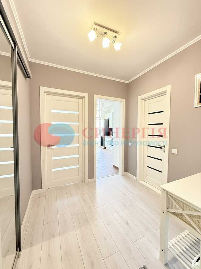 Продажа 1-комнатной квартиры 45 м², Авиаконструктора Игоря Сикорского ул., 4Б