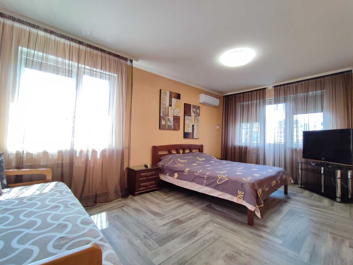 2-комнатная квартира посуточно 48 м², Митрополита Василия Липковского ул., 3
