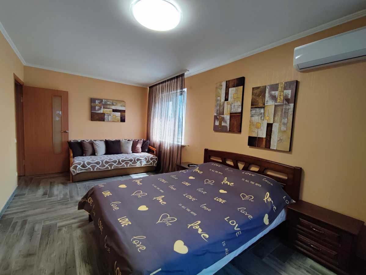 2-комнатная квартира посуточно 48 м², Митрополита Василия Липковского ул., 3