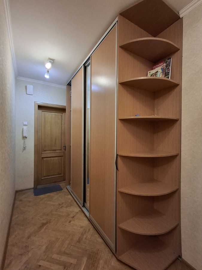 Аренда 1-комнатной квартиры 40 м², Ларисы Руденко ул., 10Б