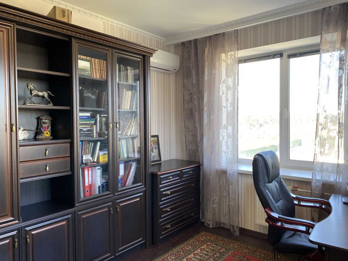 Продажа 3-комнатной квартиры 101 м², Валерия Лобановского ул., 29