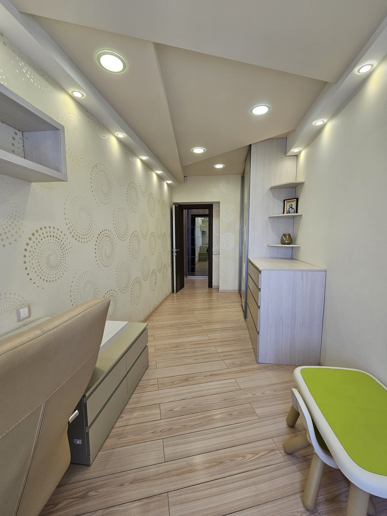Продаж студії 57.6 м², Михайла Грушевського вул., 54
