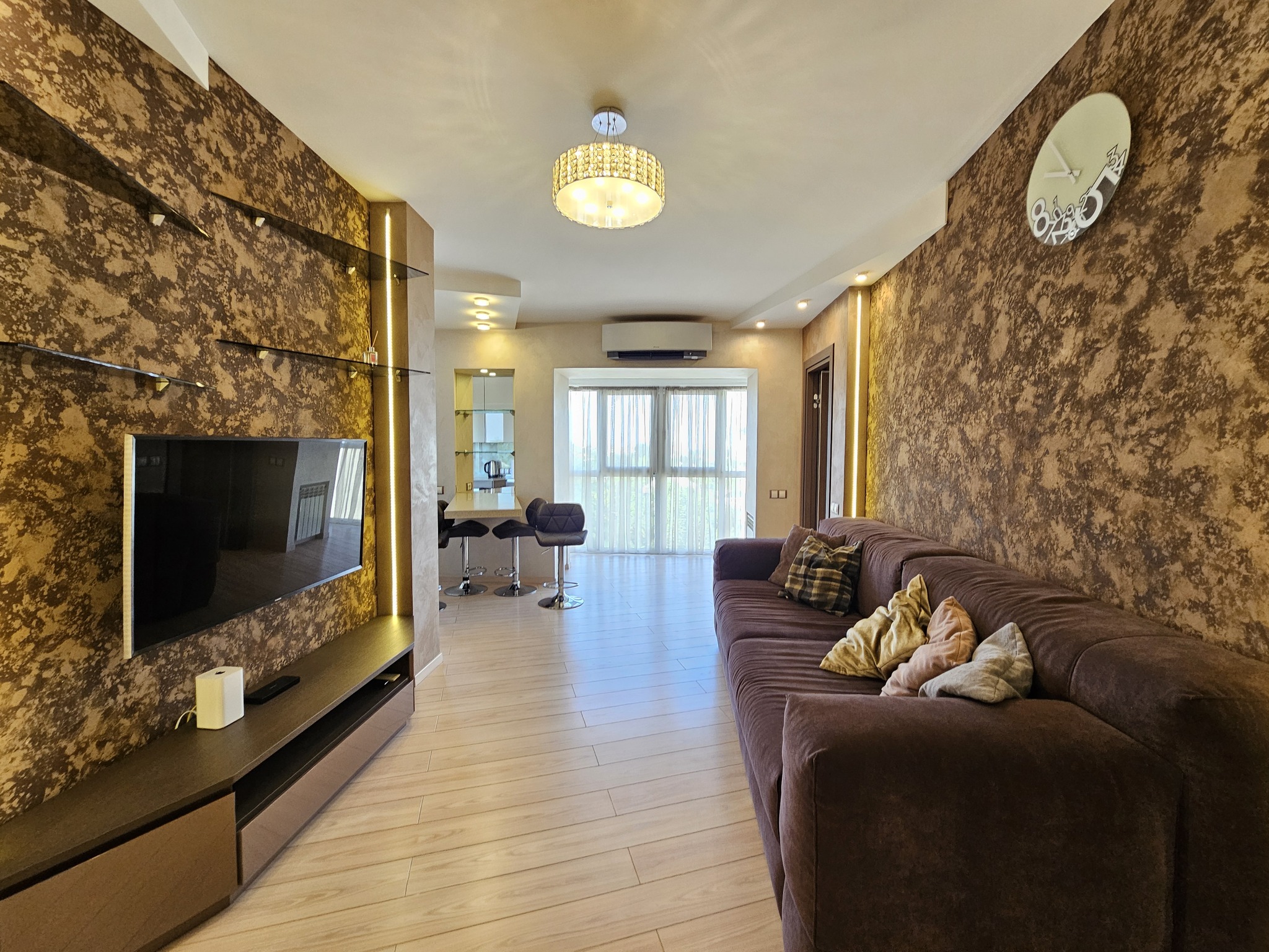 Продаж студії 57.6 м², Михайла Грушевського вул., 54