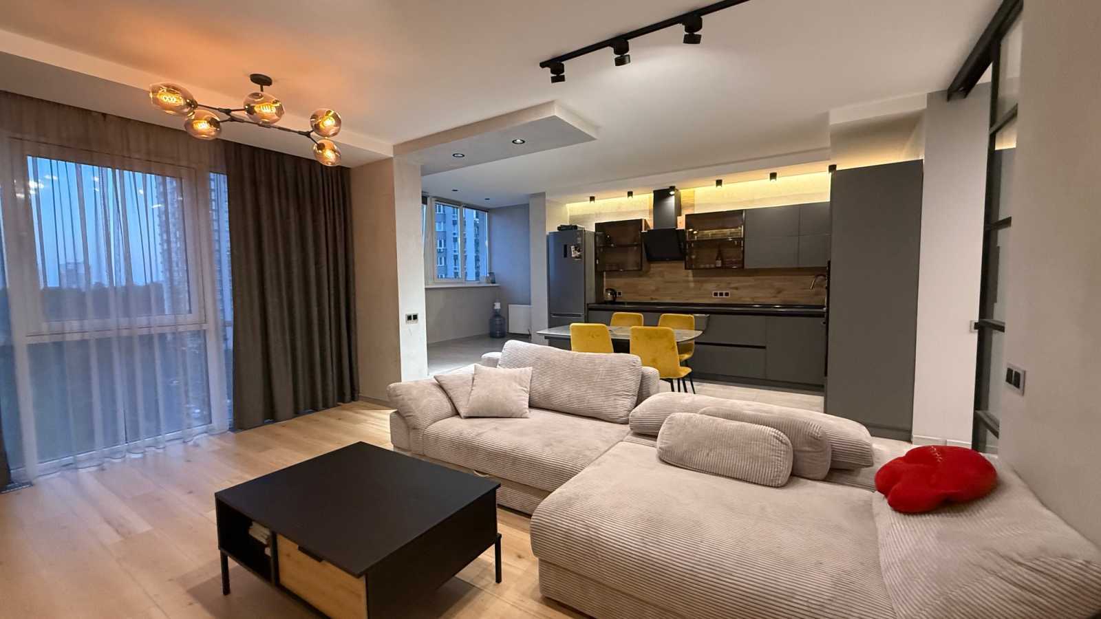 Оренда 3-кімнатної квартири 85 м², В'ячеслава Чорновола вул., 6