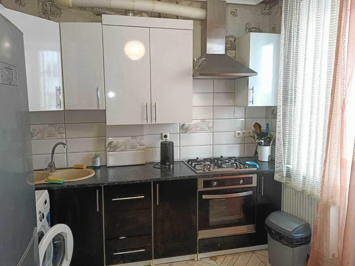 Продаж 1-кімнатної квартири 35 м², Вереснева вул., 22