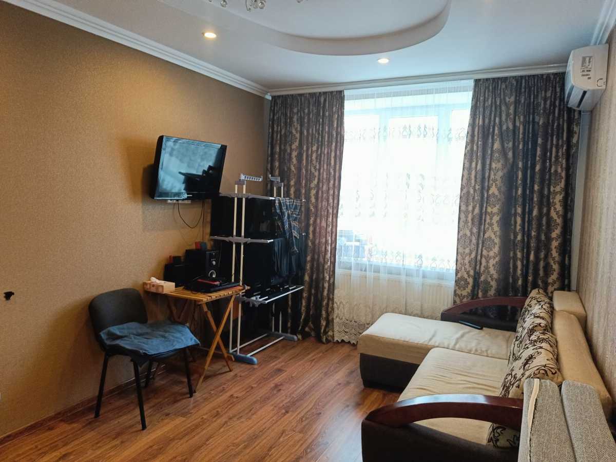 Продаж 1-кімнатної квартири 35 м², Вереснева вул., 22
