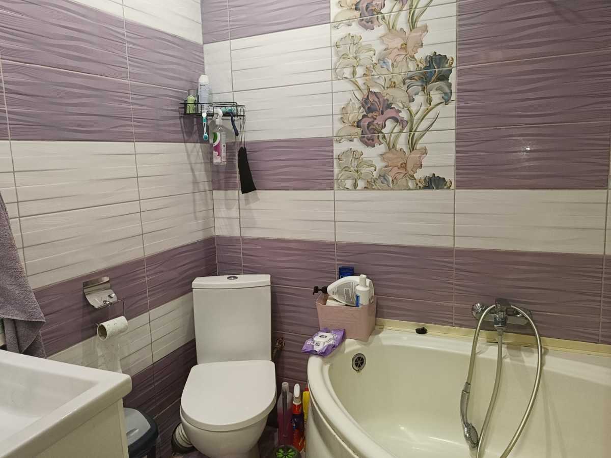 Продаж 1-кімнатної квартири 35 м², Вереснева вул., 22