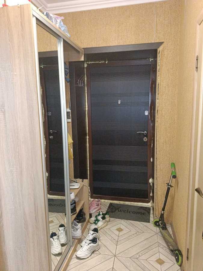 Продаж 1-кімнатної квартири 35 м², Вереснева вул., 22