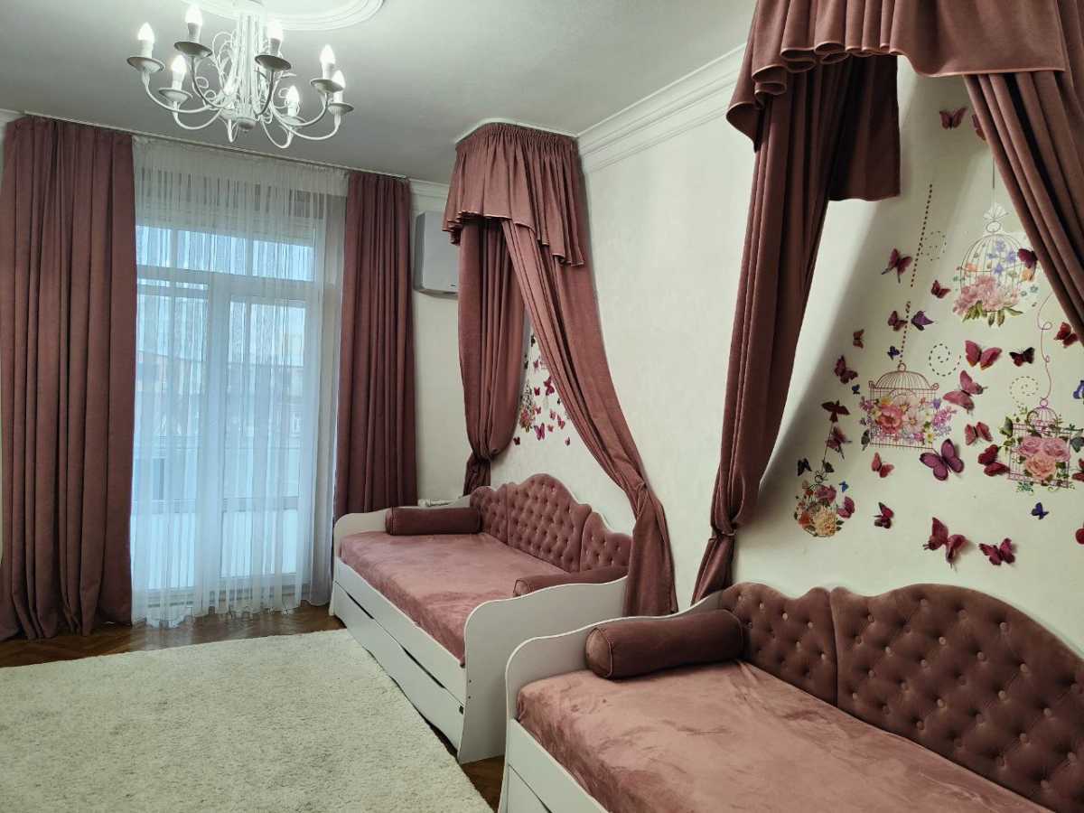 Аренда 4-комнатной квартиры 94 м², Дмитрия Яворницкого просп., 46
