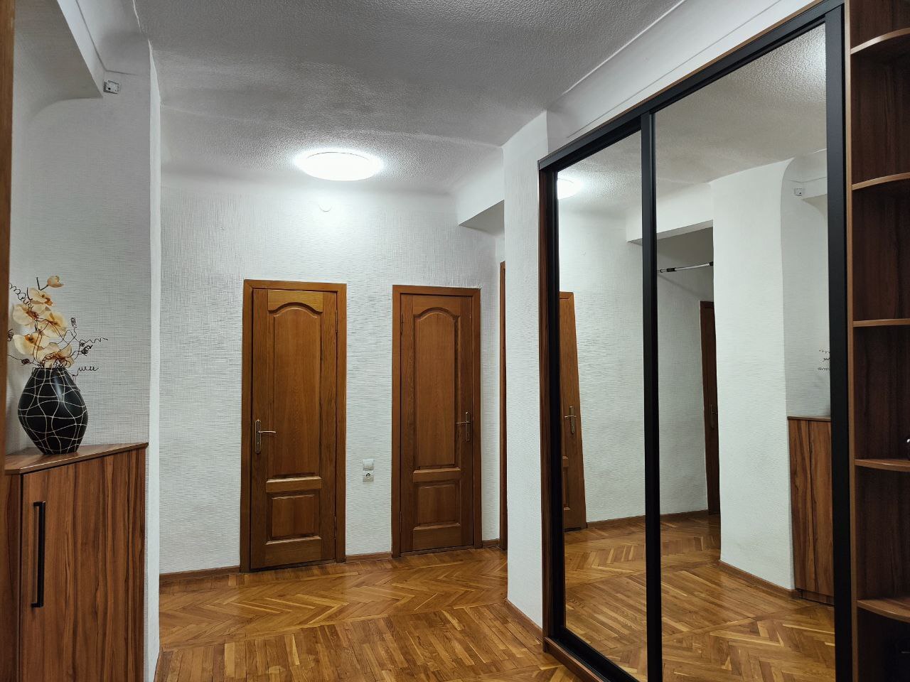 Аренда 4-комнатной квартиры 94 м², Дмитрия Яворницкого просп., 46