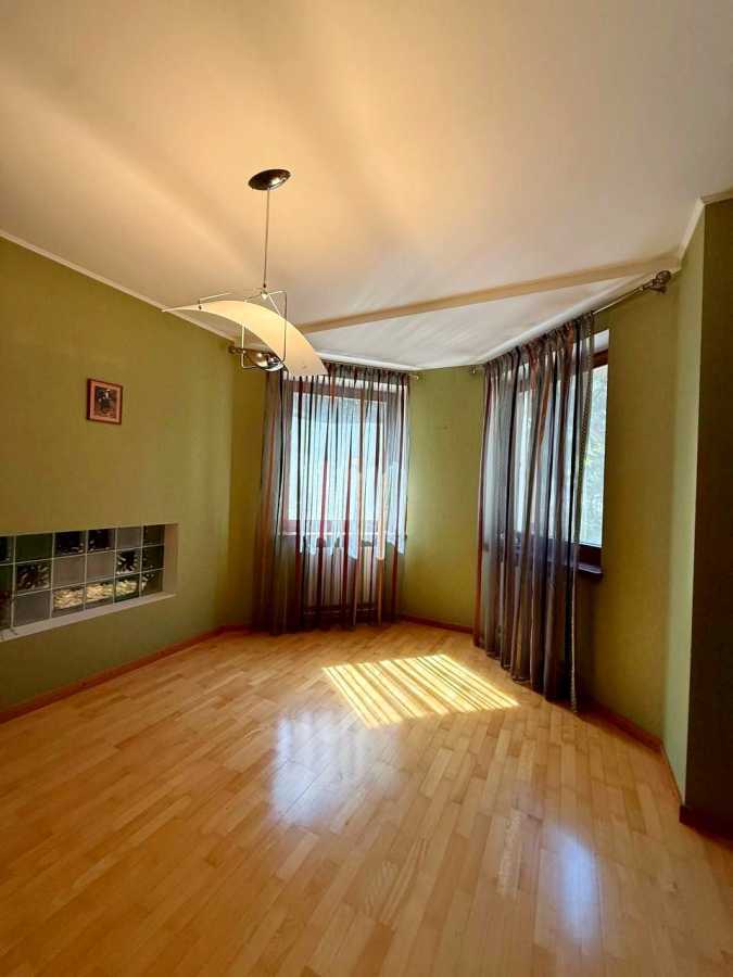 Продаж будинку 330 м², Днепростроевская вул.