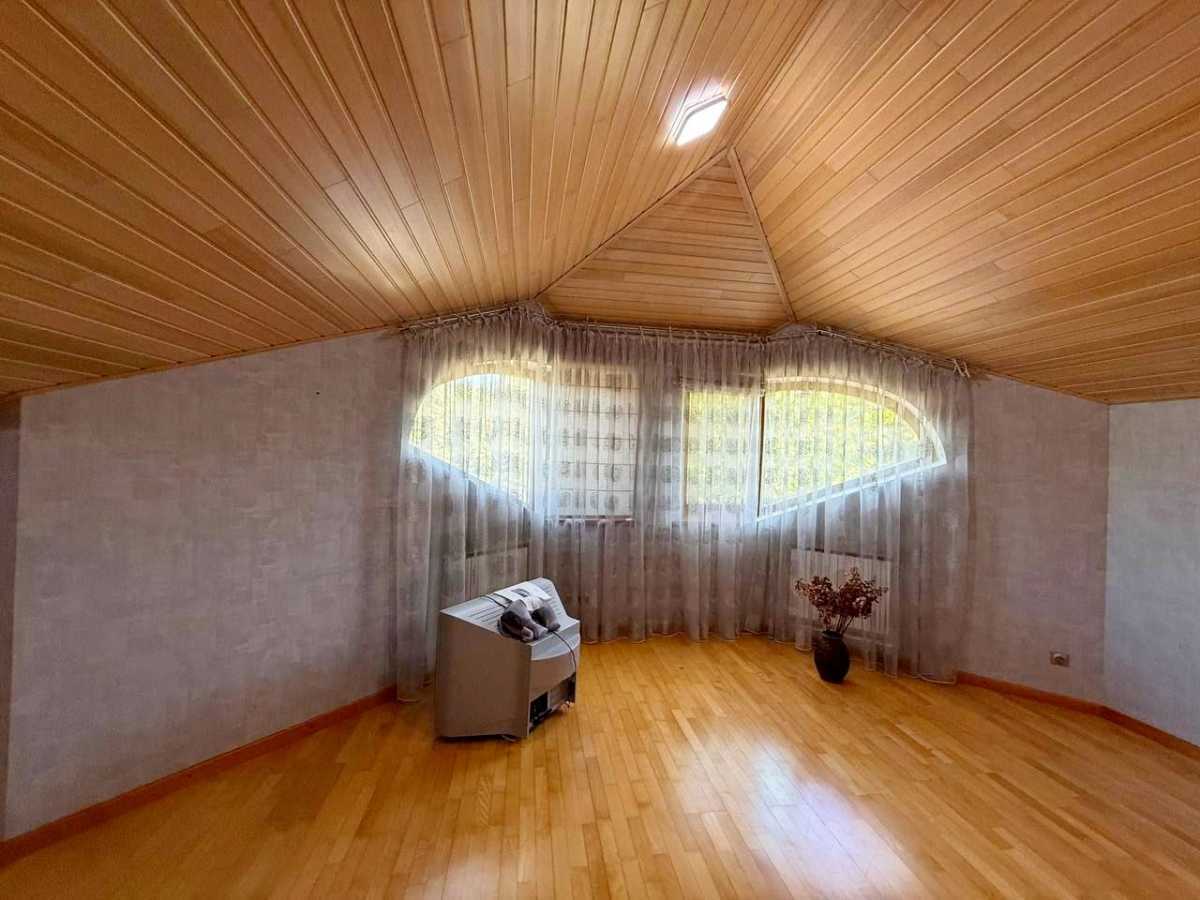 Продаж будинку 330 м², Днепростроевская вул.