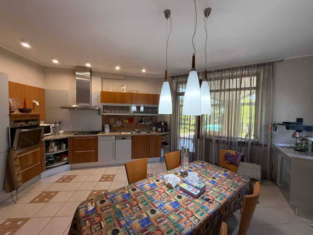 Продаж будинку 330 м², Днепростроевская вул.
