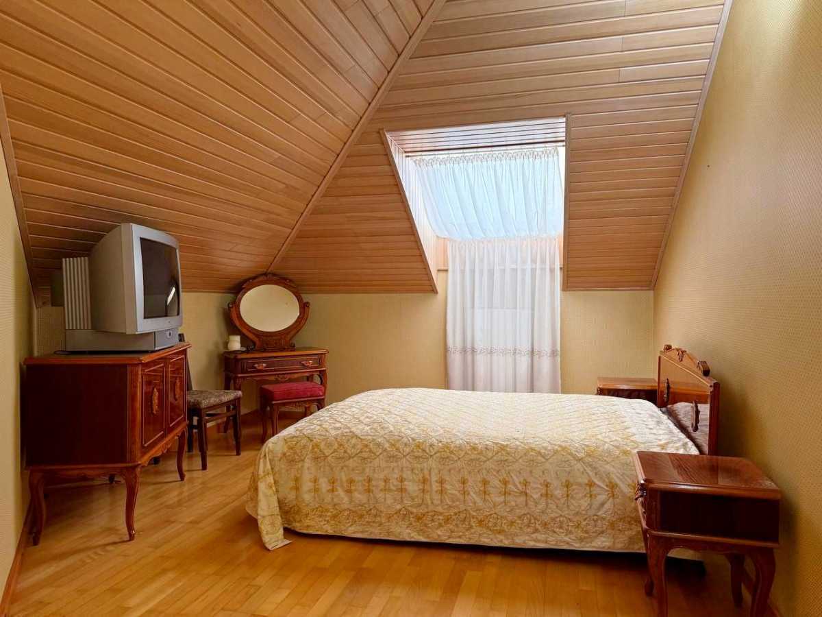 Продаж будинку 330 м², Днепростроевская вул.