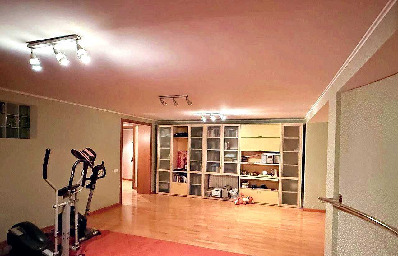 Продаж будинку 330 м², Днепростроевская вул.