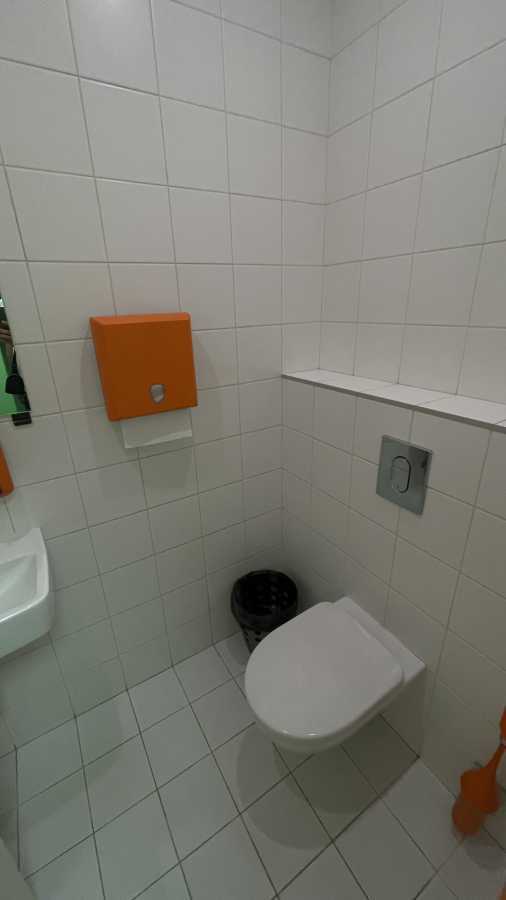 Продаж офісу 334 м², Джона Маккейна вул., 7