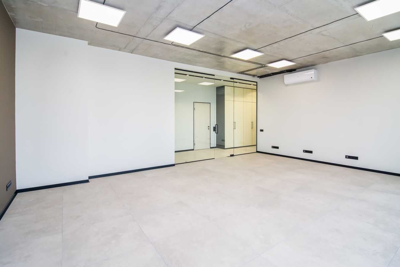 Аренда офиса 140 м², Джона Маккейна ул., 26